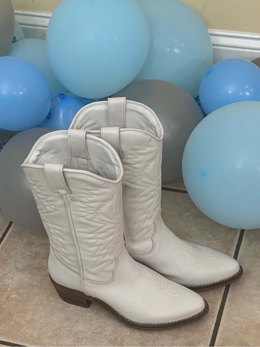 White Women's Western Cowboy Boots - Stylish Embroidered Toe